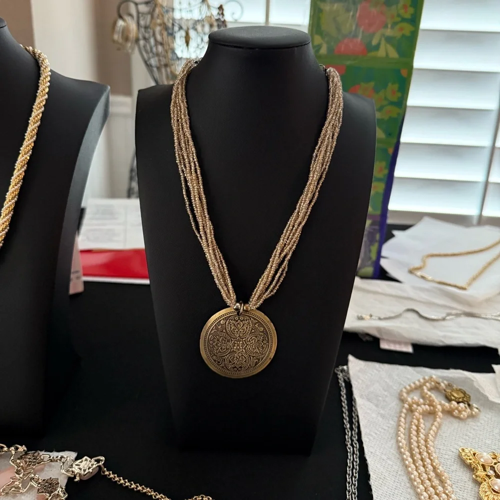 Tribal vintage gold tone 7 strand 16” beaded necklace with round pendant. - Picture 5 of 6